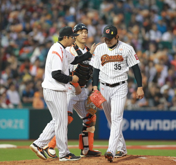 이명우 계투로 등판해 역투하는 장면